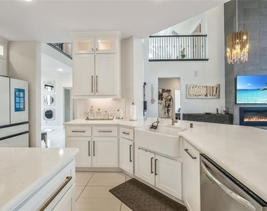 11908 Vista Meadow Lane - Photo Thumbnail 9