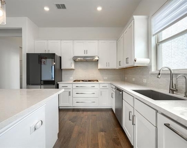 2009 Brookhurst Street - Photo Thumbnail 10