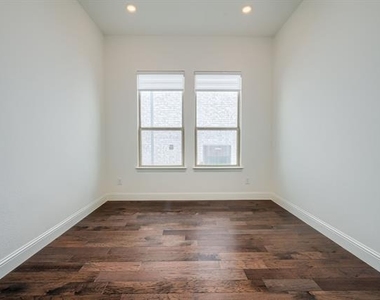 2009 Brookhurst Street - Photo Thumbnail 7