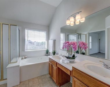 12347 Red Hawk Drive - Photo Thumbnail 24