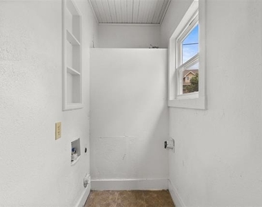 301 Maple Street - Photo Thumbnail 13