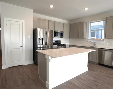 1374 Chisos Way - Photo Thumbnail 7