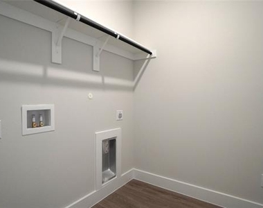 1374 Chisos Way - Photo Thumbnail 17