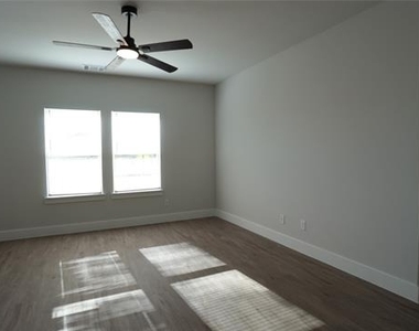 1374 Chisos Way - Photo Thumbnail 5