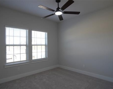 1374 Chisos Way - Photo Thumbnail 19