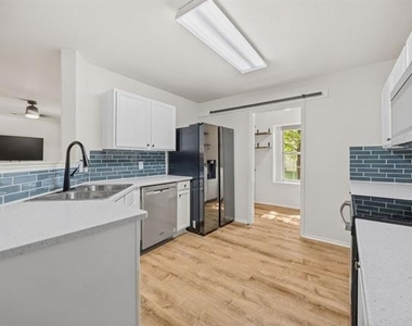 3912 San Lucas Lane - Photo Thumbnail 7