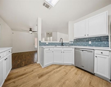 3912 San Lucas Lane - Photo Thumbnail 8