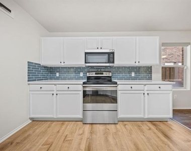 3912 San Lucas Lane - Photo Thumbnail 6