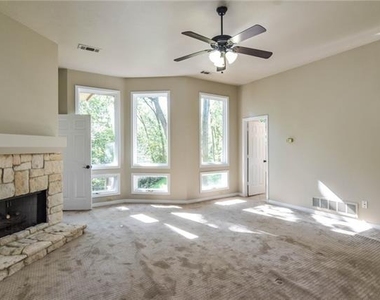 1113 Shady Oaks Circle - Photo Thumbnail 14