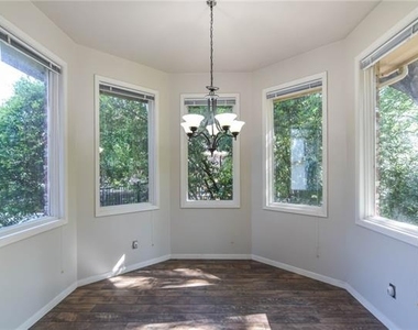 1113 Shady Oaks Circle - Photo Thumbnail 8