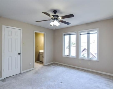 1113 Shady Oaks Circle - Photo Thumbnail 24