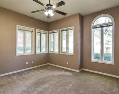 1113 Shady Oaks Circle - Photo Thumbnail 18