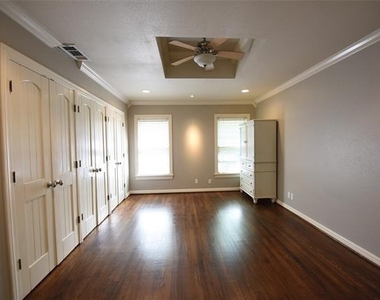 5606 Stanford Avenue - Photo Thumbnail 7