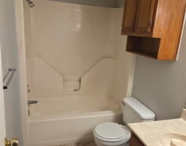 5510 Brookview Court - Photo Thumbnail 3