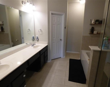 7416 Boat Wind Road - Photo Thumbnail 11