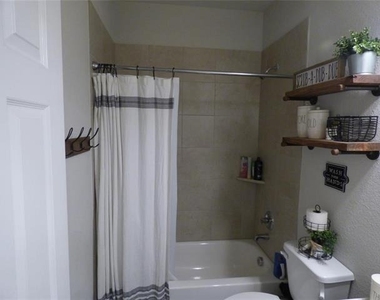 7416 Boat Wind Road - Photo Thumbnail 16