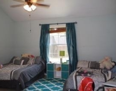 112 E Denton Drive - Photo Thumbnail 9