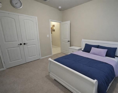 10200 Bennet Drive - Photo Thumbnail 17