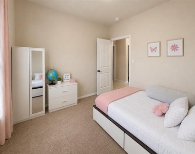 10200 Bennet Drive - Photo Thumbnail 16