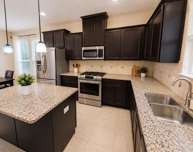 10200 Bennet Drive - Photo Thumbnail 7