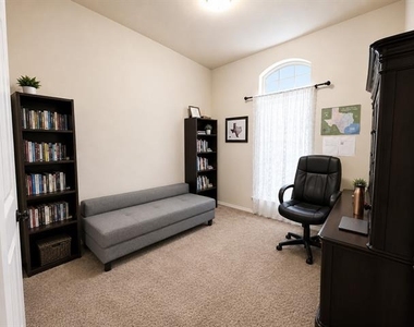 10200 Bennet Drive - Photo Thumbnail 9