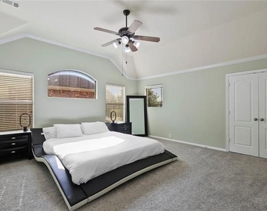 8778 Fisher Drive - Photo Thumbnail 9