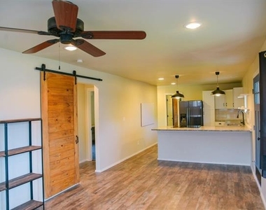 118 Park Drive - Photo Thumbnail 6