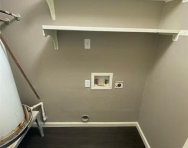 141 W Canton Street - Photo Thumbnail 6