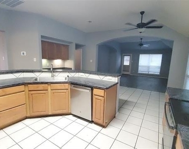 2636 Cumberland Trail - Photo Thumbnail 15