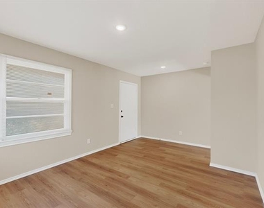 2506 Hillsboro Avenue - Photo Thumbnail 5