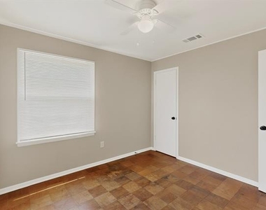 2506 Hillsboro Avenue - Photo Thumbnail 30