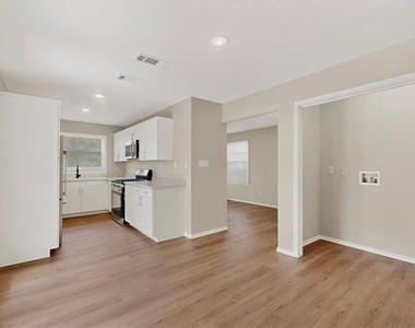 2506 Hillsboro Avenue - Photo Thumbnail 10