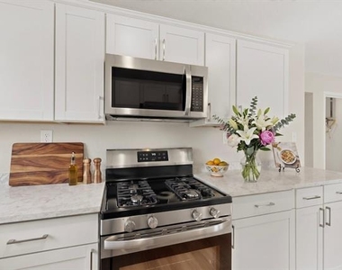2506 Hillsboro Avenue - Photo Thumbnail 12