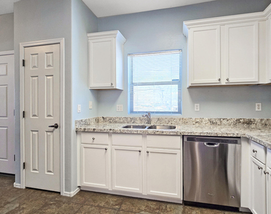 14743 N 177th Avenue - Photo Thumbnail 11
