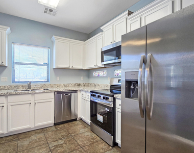 14743 N 177th Avenue - Photo Thumbnail 10