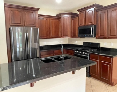 30204 N 73rd Avenue - Photo Thumbnail 5