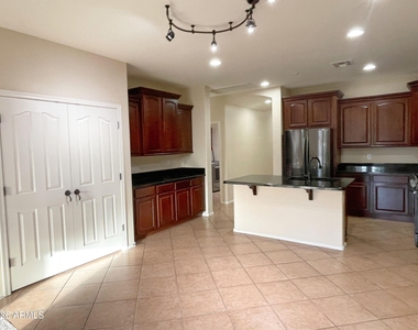 30204 N 73rd Avenue - Photo Thumbnail 3