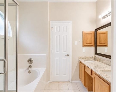 3408 Paradise Valley Drive - Photo Thumbnail 10