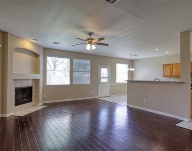 3408 Paradise Valley Drive - Photo Thumbnail 4
