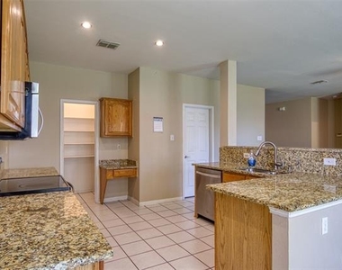 3408 Paradise Valley Drive - Photo Thumbnail 5