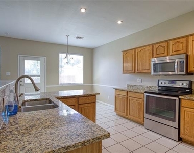 3408 Paradise Valley Drive - Photo Thumbnail 6