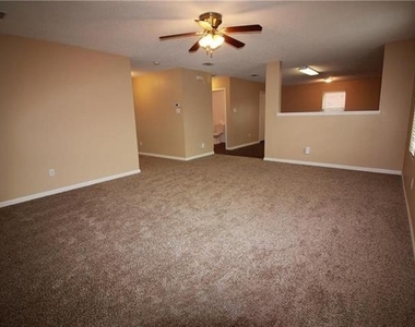 6908 Meadow Way Lane - Photo Thumbnail 9