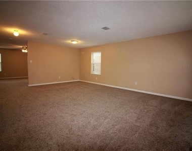 6908 Meadow Way Lane - Photo Thumbnail 8