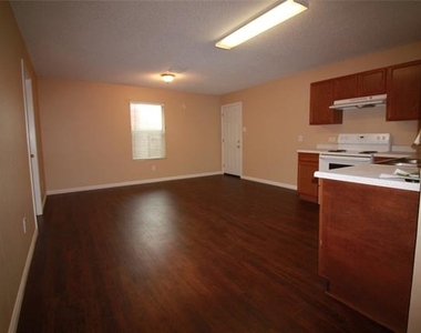 6908 Meadow Way Lane - Photo Thumbnail 3