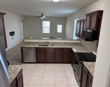 6209 Obsidian Creek Drive - Photo Thumbnail 11