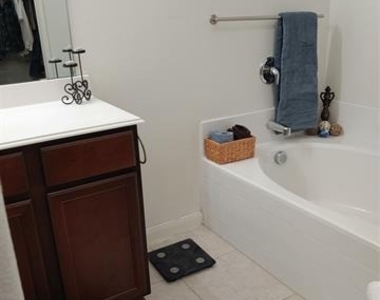 6209 Obsidian Creek Drive - Photo Thumbnail 14