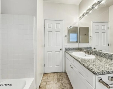 1608 S 79th Lane - Photo Thumbnail 7