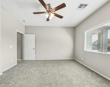 1608 S 79th Lane - Photo Thumbnail 4
