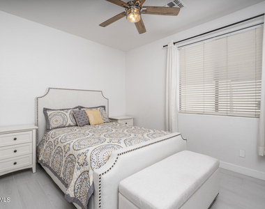 1036 E Susan Lane - Photo Thumbnail 13