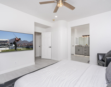 1036 E Susan Lane - Photo Thumbnail 6